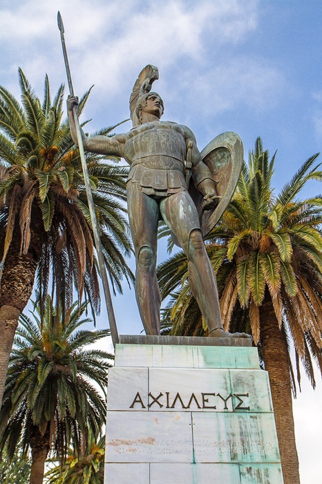 Изначальный смысл фразы «Ахиллесова пята» несколько переиначили. Изначальный смысл фразы «Ахиллесова пята» несколько переиначили.