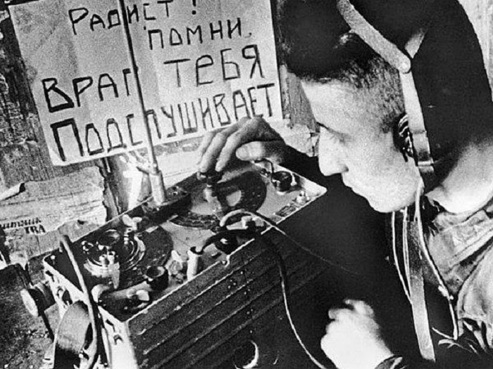 Советские радиодикторы имели собственный - информационный - фронт. /Фото: rostec.ru