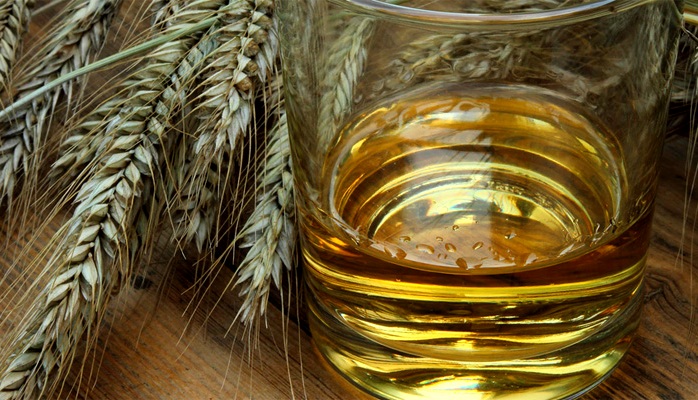 Пшеничный или ржаной спирт - самых качественный. /Фото: alcoprof.ru