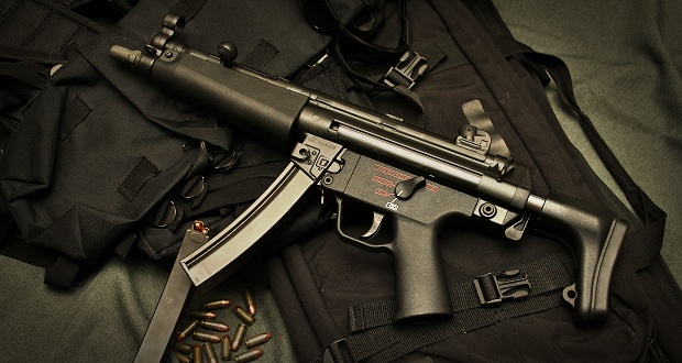 Немецкий пистолет-пулемёт в модификации H&K MP5A5. /Фото: shootingpress.hu