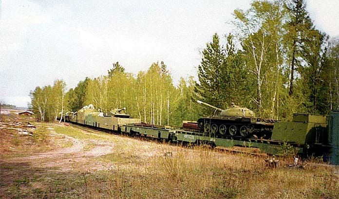 Вооруженный бронепоезд уехал на Восток. /Фото: russianarms.ru