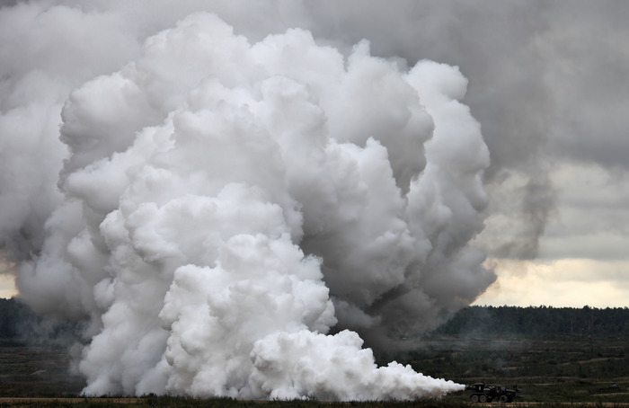 Дымовая завеса, поставленная ТМС-65У. /Фото: wikipedia.org