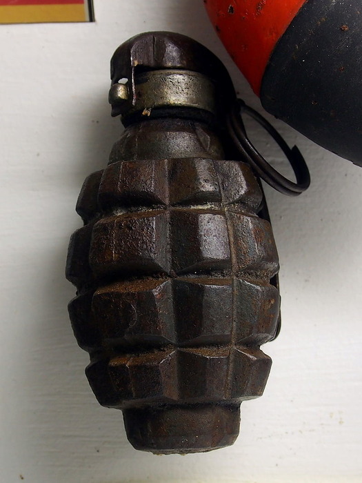 Французская граната F-1 времён Первой мировой войны. /Фото: wikipedia.org