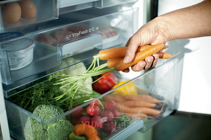 Овощам в холодильнике тоже нужно создать удобства - тогда портиться не будут так быстро. /Фото: yumchief.com