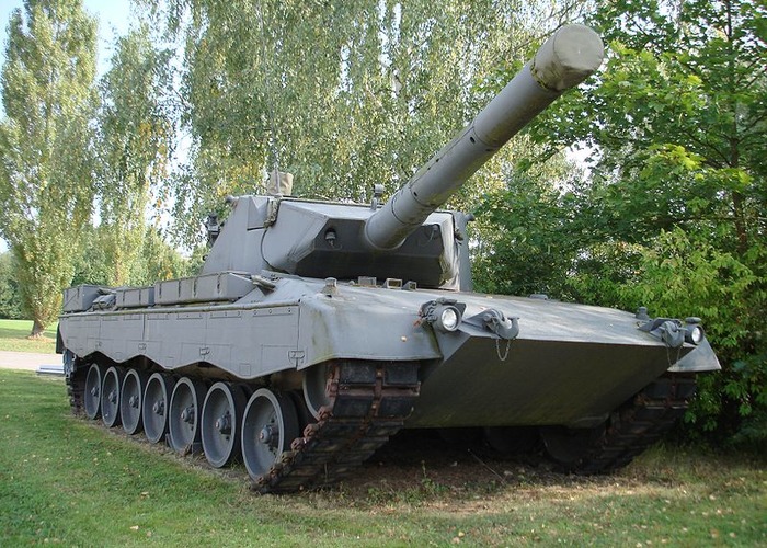 Немецкий танк Leopard 2. /Фото: warspot.ru
