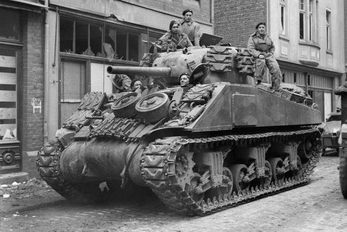 Танк Sherman в годы Второй мировой войны. /Фото: thoughtco.com