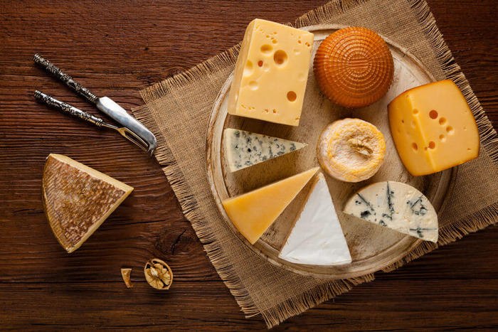 Сыр тоже возможно уберечь от преждевременного высыхания. /Фото: dorismarket.com