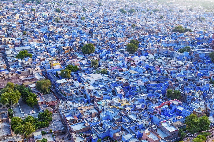 Самый голубой город в мире. /Фото: earthstravel.info