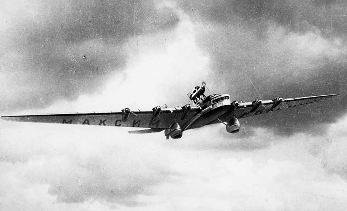 Самый большой советский самолёт имел свою пневмопочту. /Фото: namednibook.ru