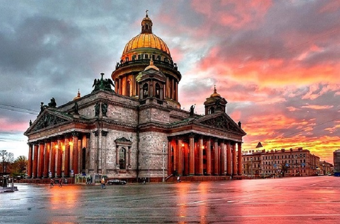 Красивейший собор с очень долгой историей. /Фото: fullpicture.ru