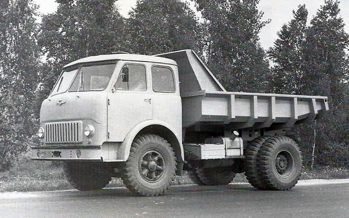 МАЗ-503, ставший прототипом для необычной модификации грузовика. /Фото: autohs.ru