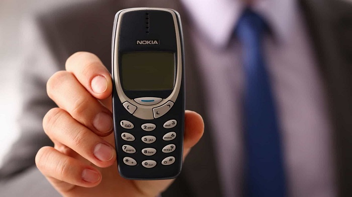 Нокиа 3310 - самый бессмертный телефон. /Фото: noticiasaominuto.com