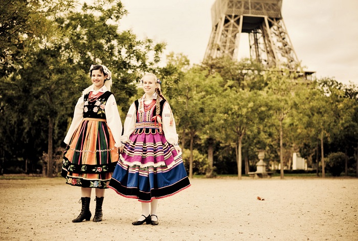 Национальная культура во Франции всячески поддерживается. /Фото: сезоны-года.рф