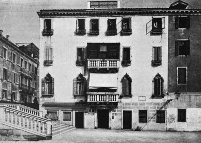 Дом, где жил и собирал свою коллекцию книг Франческо Петрарка. /Фото: listverse.com