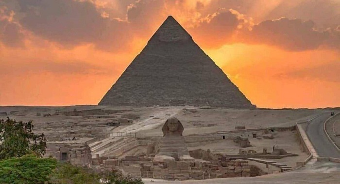 Самая известная пирамида в мире. /Фото: stoneforest.ru