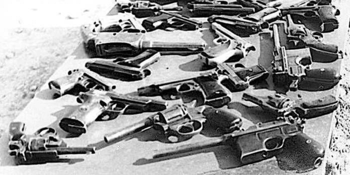 Пистолетов у душманов было в достатке. /Фото: topwar.ru