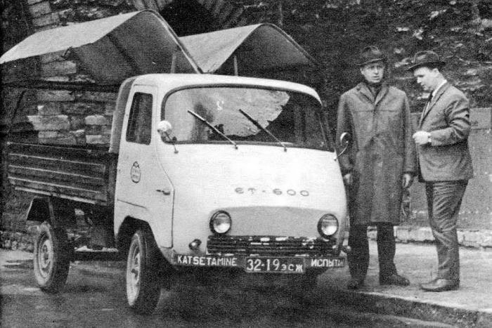 Авторы транспортного средства изначально задумывали не только бортовую модель, но и фургон с необычным открывающим механизмом / Фото: ymorno.ru