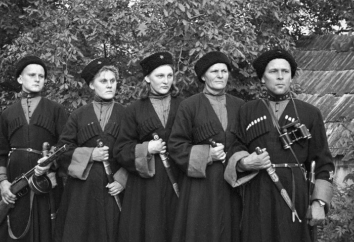 В рядах пластунов были даже женские отряды в Великую отечественную войну / Фото: smolbattle.ru