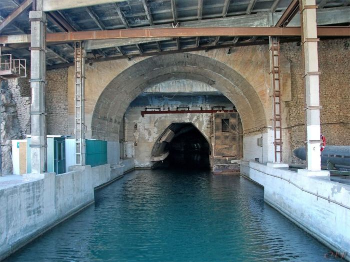 В Балаклаве был построен подземный завод для ремонта подводных лодок / Фото: abc-24.info