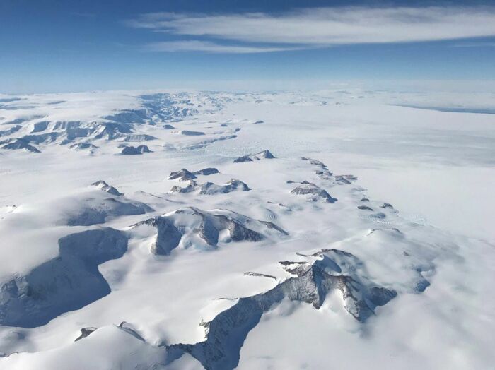 Почему Антарктида стала бесполётной зоной