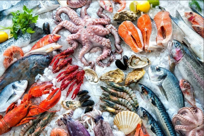 Основу рациона японцев составляет рыба и другие морепродукты / Фото: yandex.ua