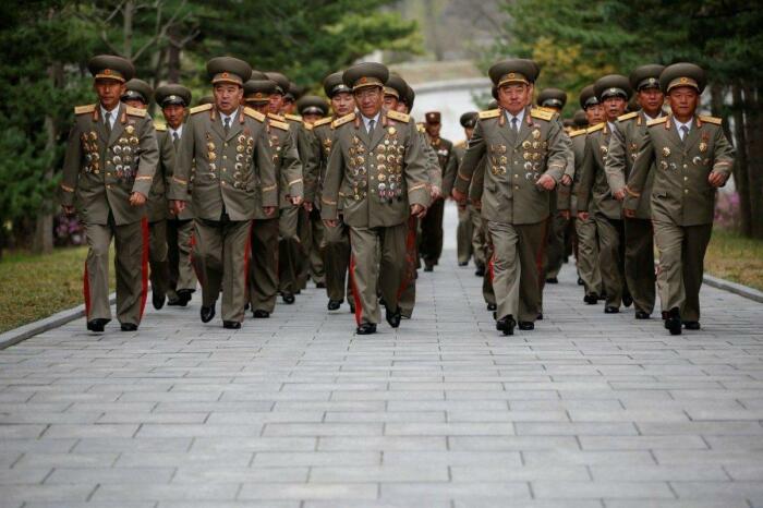 Изготовление всех существующих северокорейских наград было организовано на своей территории / Фото: yaplakal.com
