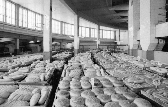 На 40 процентов советский хлеб обогащался полезными для человека вспомогательными компонентами / Фото: pastvu.com