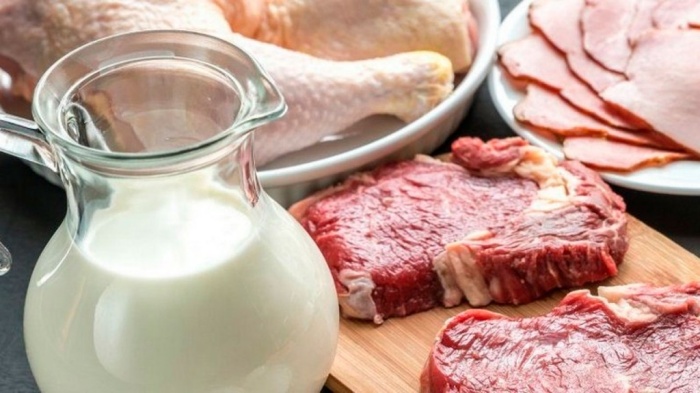 Залив мясо молоком, вы сохраните его свежим в течение двух дней / Фото: ssl.mcx.ru