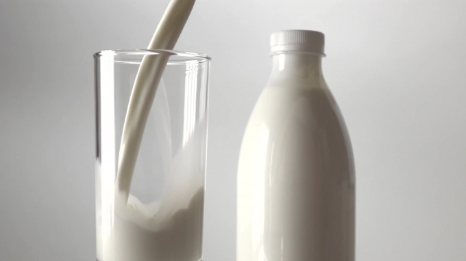 Современное молоко может простоять без холодильника не один день / Фото: piter.tv