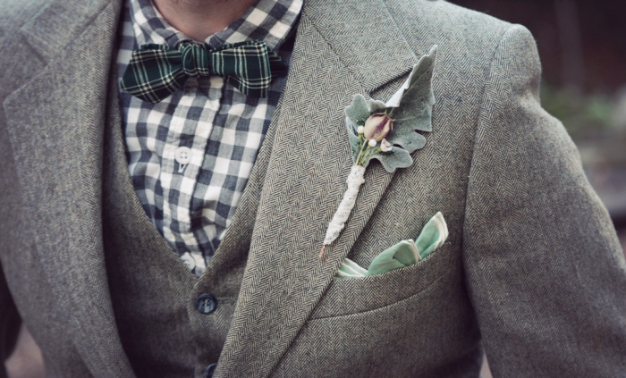 Многие мужчины используют петлю для того, чтобы носить значки, ордена, бутоньерки / Фото: mir-modnic.ru