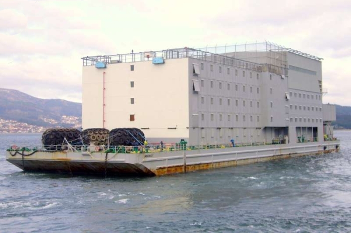 В четырехэтажной плавающей тюрьме «HMP Weare» было 400 камер / Фото: korabley.net