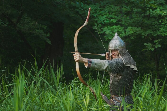 Как далеко можно было выстрелить из средневекового лука