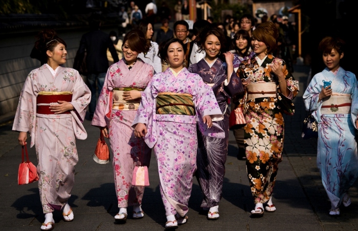 стандартная одежда японских женщин максимально прикрывает тело / фото: ru-anime.ru