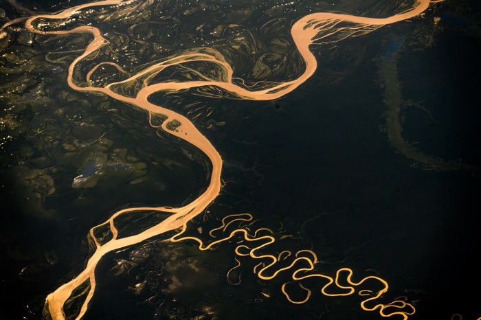 Для Амазонки характерны практически необъяснимые и неожиданные явления / Фото: funart.pro