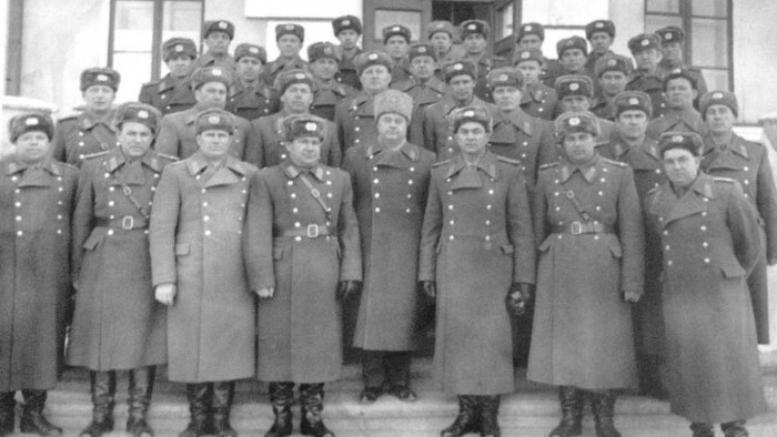 Скатки из шинели носили только солдаты, офицеры выше рангом так не делали / Фото: ok.culture.ru
