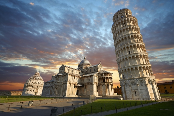 Вероятность того, что Бонанно Пизано вовсе не является автором всемирно известной Пизанской башни, очень высока / Фото: vasylivservice.com