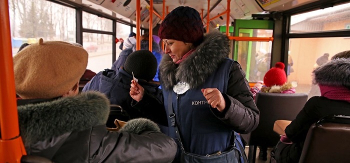 Быть высаженным из автобуса не очень-то хочется / Фото: Яндекс.Новости