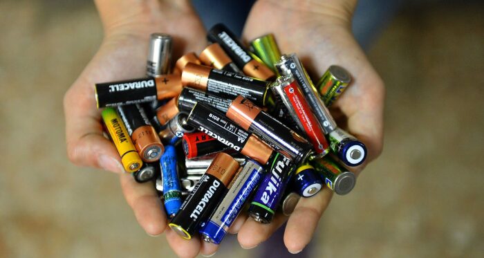 По интенсивности привкуса батарейки определяется степень ее заряда / Фото: golishmanovo.bezformata.com