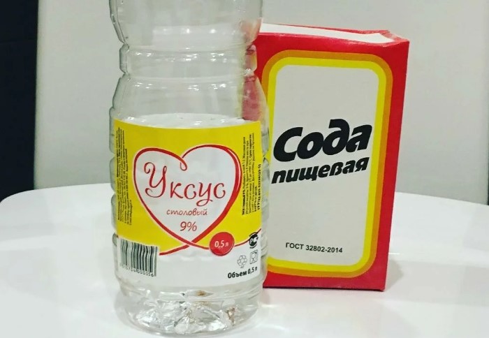 Сода и уксус нейтрализуют друг друга / Фото: severdv.ru
