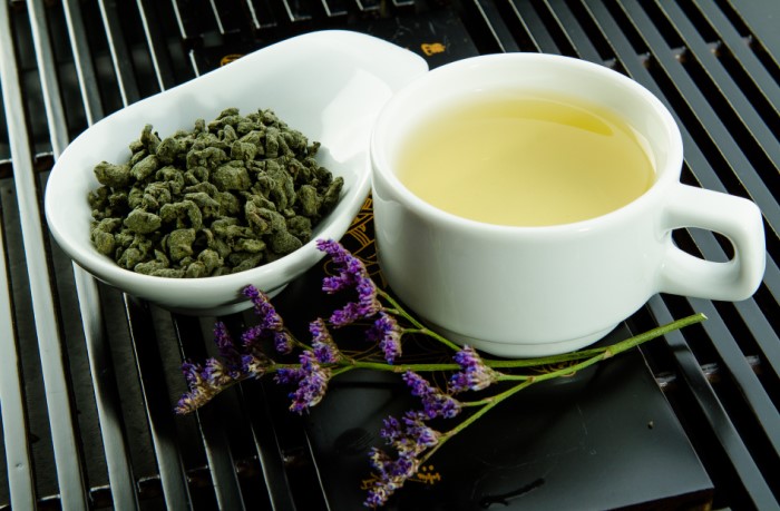 Чай с женьшенем - эффективный борец со стрессом и усталостью / Фото: myteapro.ru