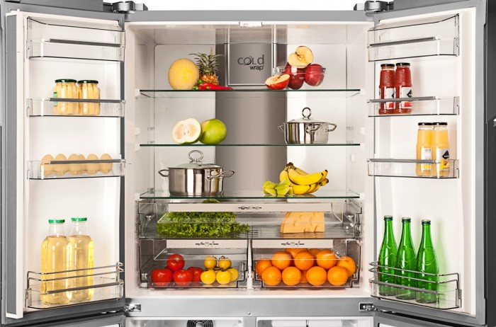 Для каждой категории продуктов в холодильнике отведено свое место