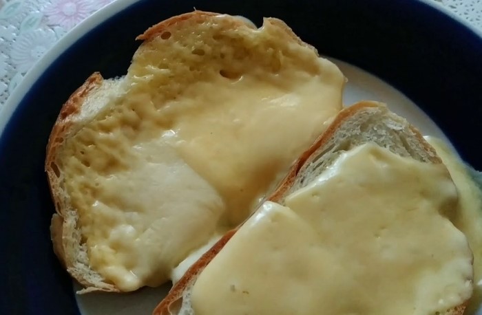 Бутерброды с плавленным сыром - отличная идея для перекуса / Фото: i.ytimg.com