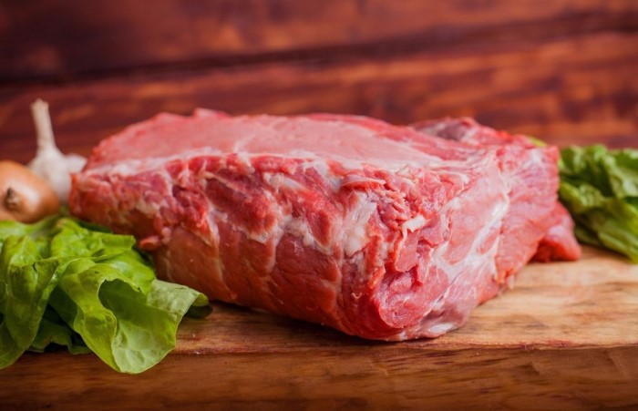 Свинина - лучшее мясо для шашлыка / Фото: peterburg.meatinfo.ru