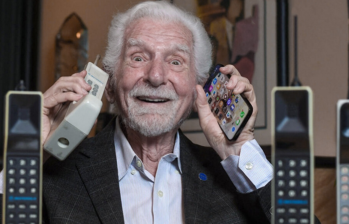 По сравнению с современным смартфоном