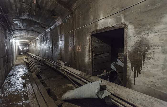 Вода отводится через дренаж Вода отводится через дренаж