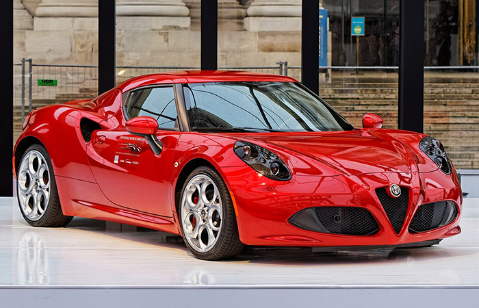 Среднемоторный Alfa Romeo 4C Spider./ Фото: wikipedia.org