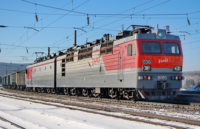 Мощный электровоз