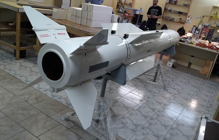 Ракета Р-77М.