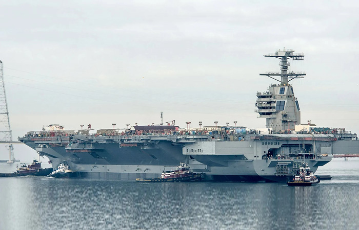 Самый большой авианосец Gerald R. Ford Самый большой авианосец Gerald R. Ford