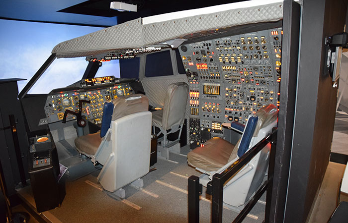 Макет кабины Конкорда.